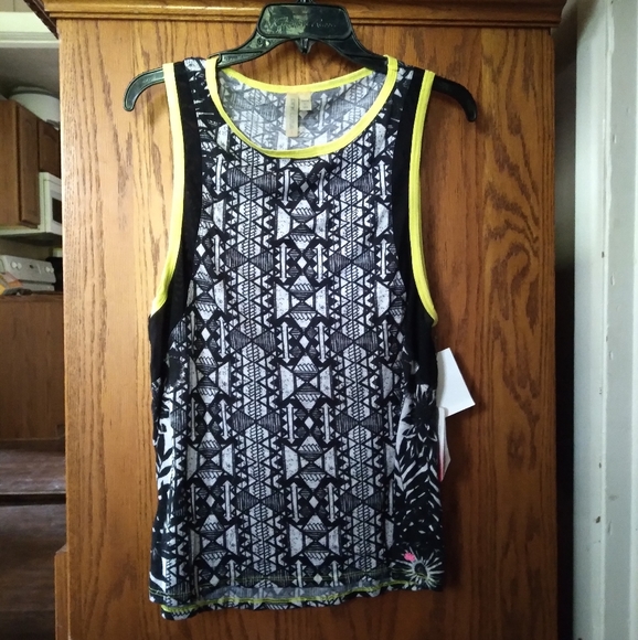 Was💲22! 🆕️ Pink Lotus active wear top - Picture 2 of 12